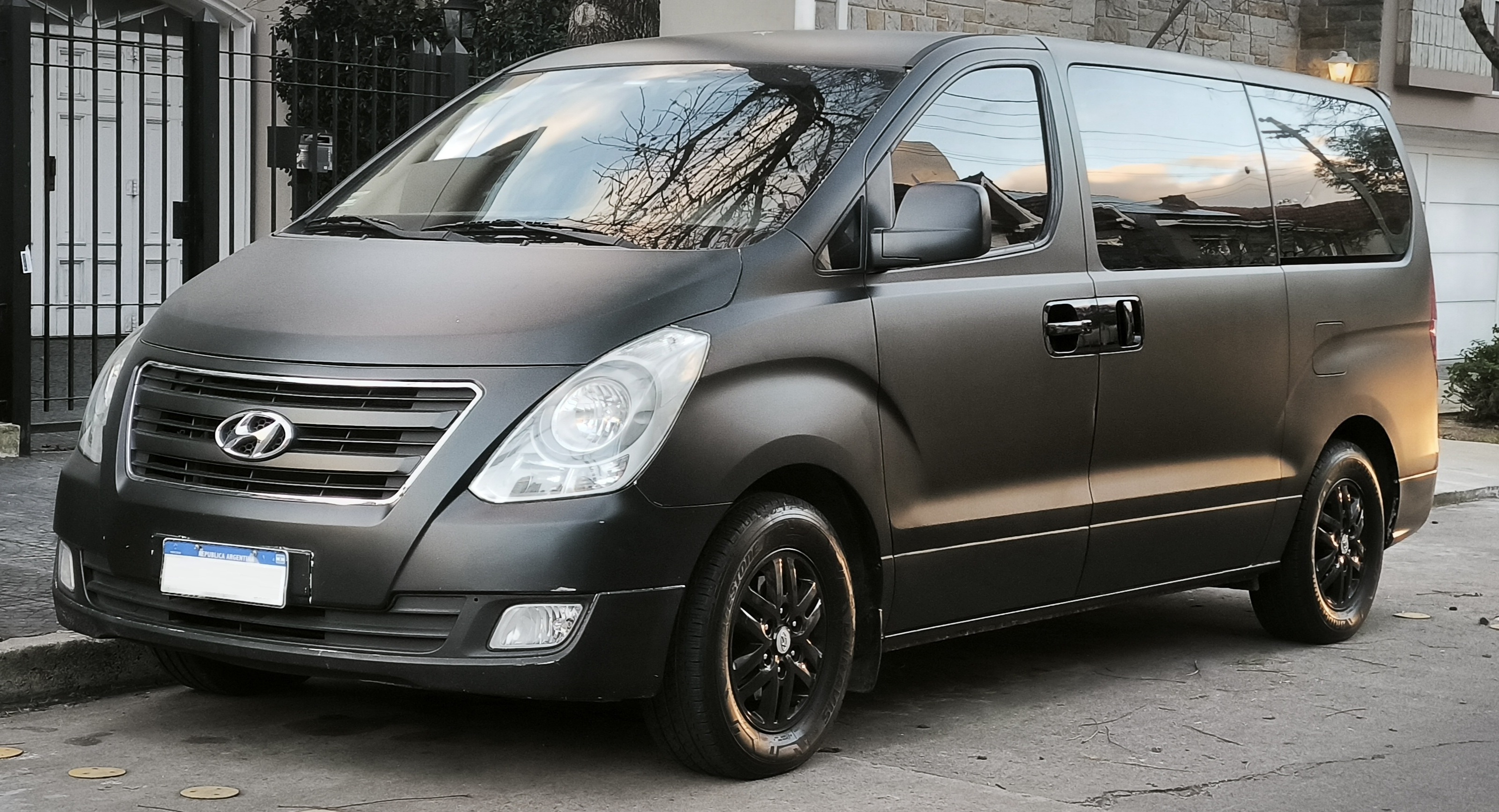 Hyundai H1 executiva vista externa